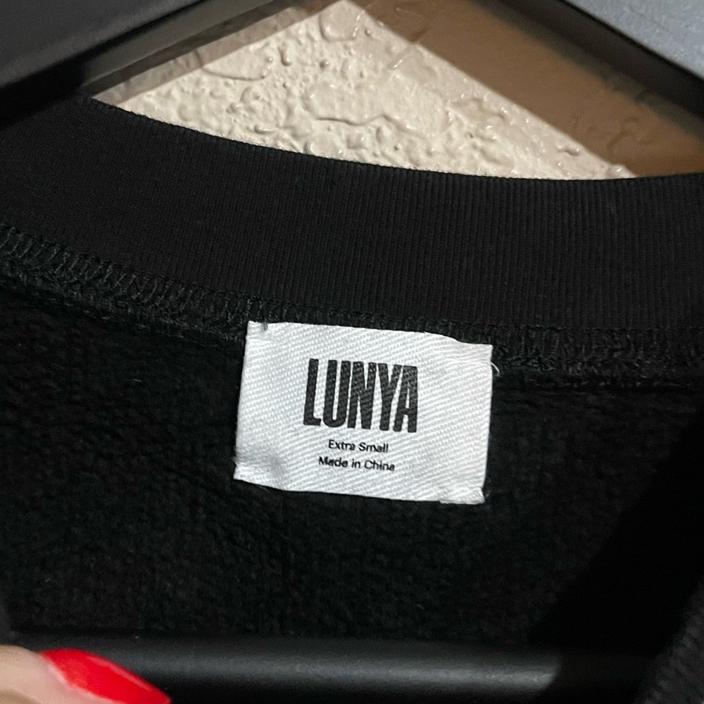 Lunya | Silksweats™ Reversible Pocket Sweatshirt XS - Picture 7 of 8